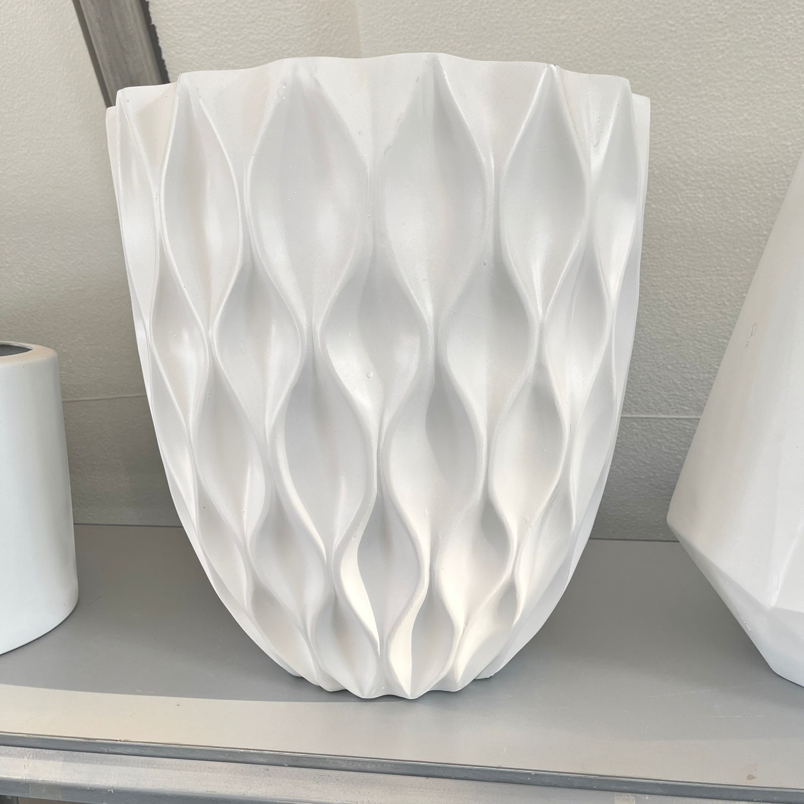 Maceta Blanca con Decoracion